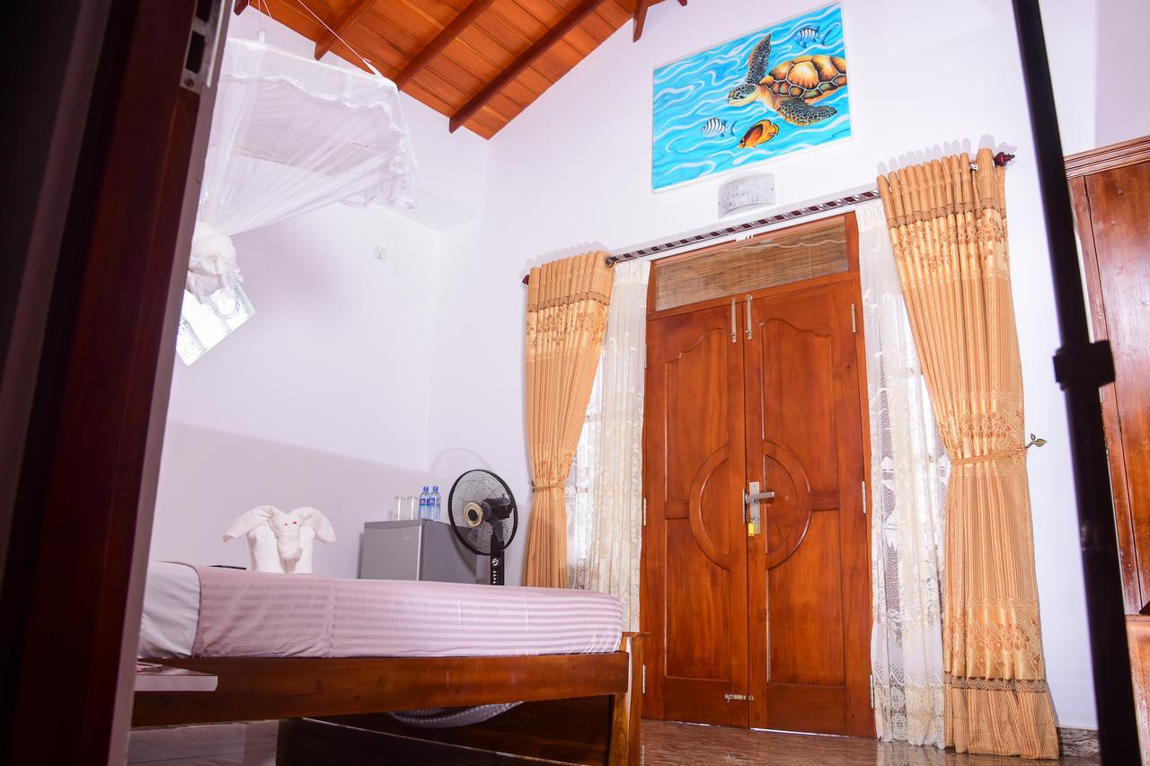 Channa Villa & Tours Bentota Eksteriør billede